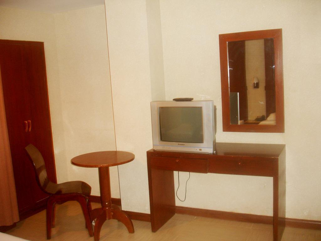 Roxas Midtown Hotel Værelse billede