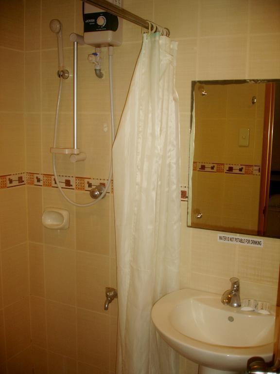 Roxas Midtown Hotel Værelse billede